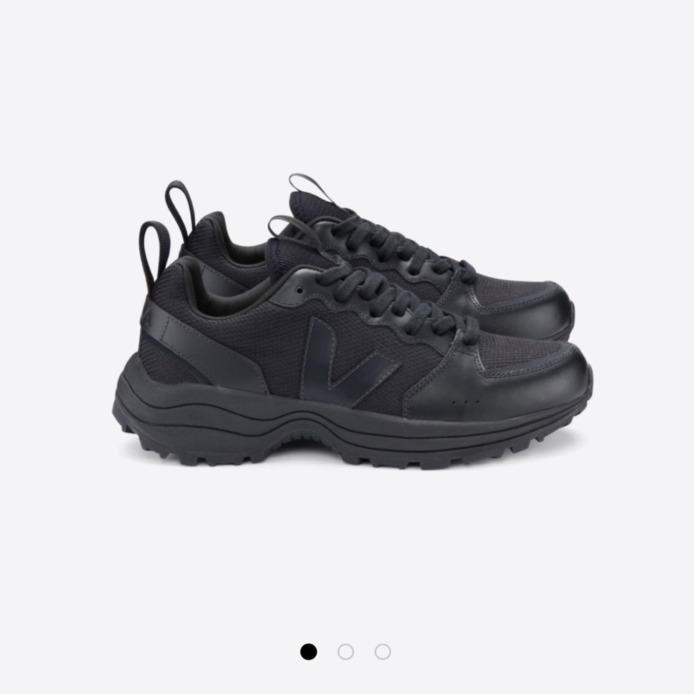 Veja Ventruri - All Black